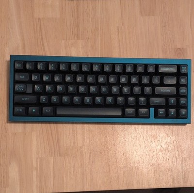 QK65 R1 Custom Mechanical Keyboard Purple Blue Iridescent MT3 dusk