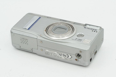 FUJIFILM FinePix F700 6.3MP Digital Camera 3x Zoom – Tested