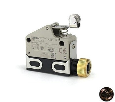Omron D4E-1G20N Small Enclosed Switch General Load Panel Mount Roller/Lever Type