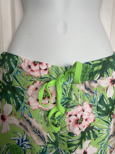 Women’s Unbranded Beach Pool Summer Floral Green Shorts Elastic Waist - Picture 2 of 6