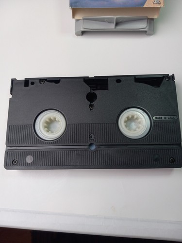 The Seventh Sign (1988 -VHS) Apocalyptic Horror Movie- Demi Moore Rated R. - Picture 8 of 13