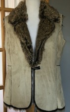 Fever Women’s Reversible Vest Sz L Faux Fur Suede Beige Brown Toggle Closure