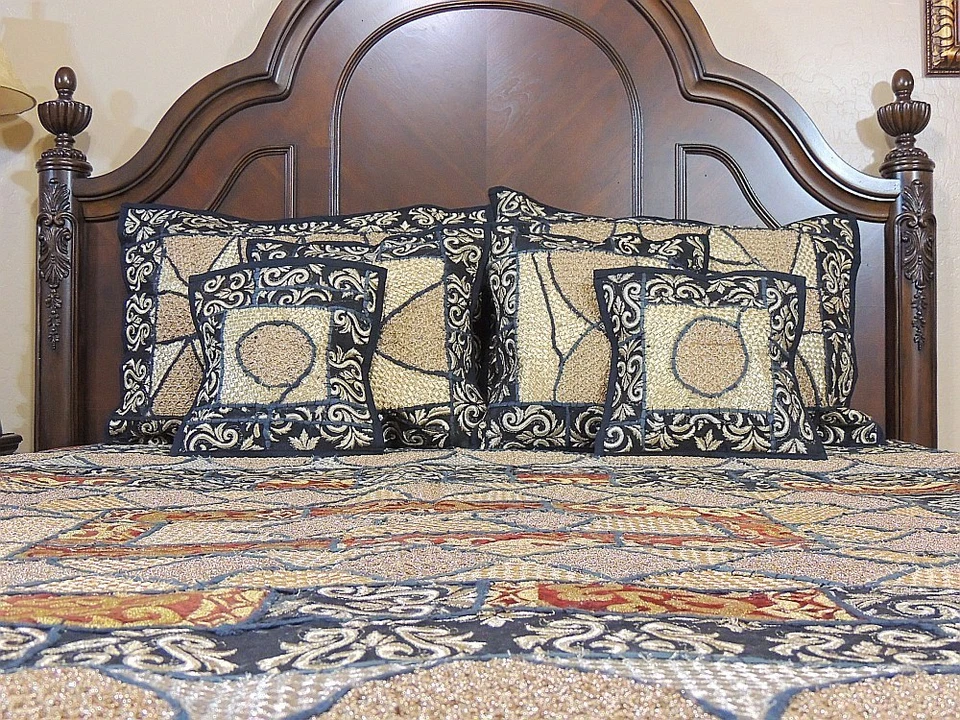 Edredón dorado decorativo hecho a mano bordado Zari 7P ropa de cama india Sari ~ King Foto 3 de 4