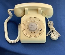 Vtg Western Electric 500 C/D Rotary Dial Desk Telephone Off White Bell System