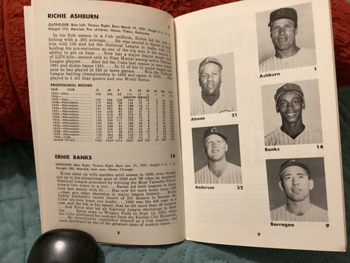 CHICAGO CUBS 1961 ROSTER BOOK/MEDIA GUIDE;ERNIE BANKS, RON SANTO, BILLY WILLIAMS - Picture 6 of 22