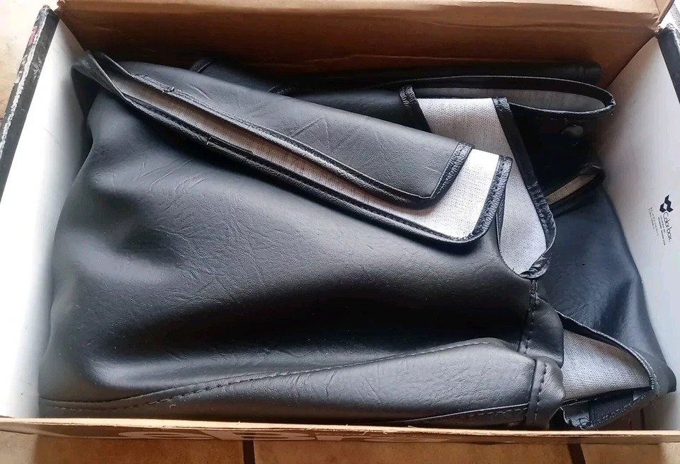 Cubierta frontal vintage Bestop Lebra #55134 para un Buick Skyhawk sin turbos Foto 3 de 3