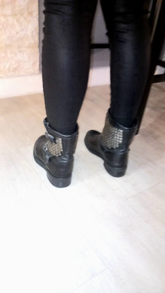 BOOTS ASH EN CUIR NOIR CLOUTEES T38  - Photo 4/4