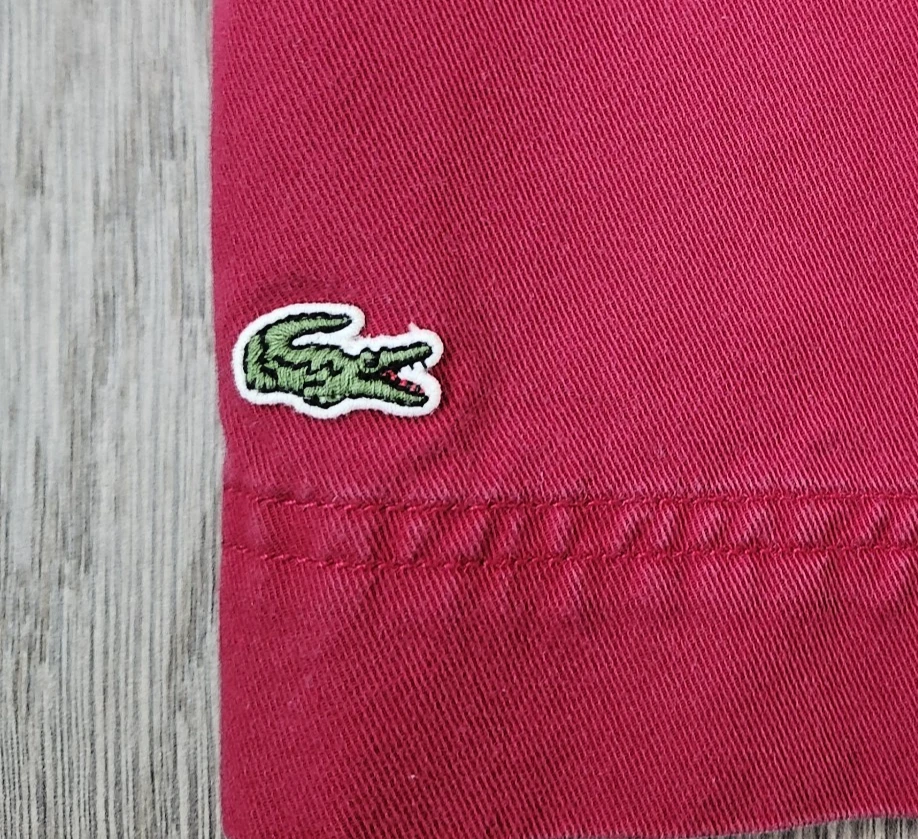 Shorts chino vintage Lacoste masculino tamanho 34 vermelho com logotipo bordado - Imagem 3 de 4