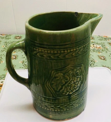 Vtg McCoy Pitcher Primitive Green/Cream Salt Glazed Stoneware Grape Bark 9 "