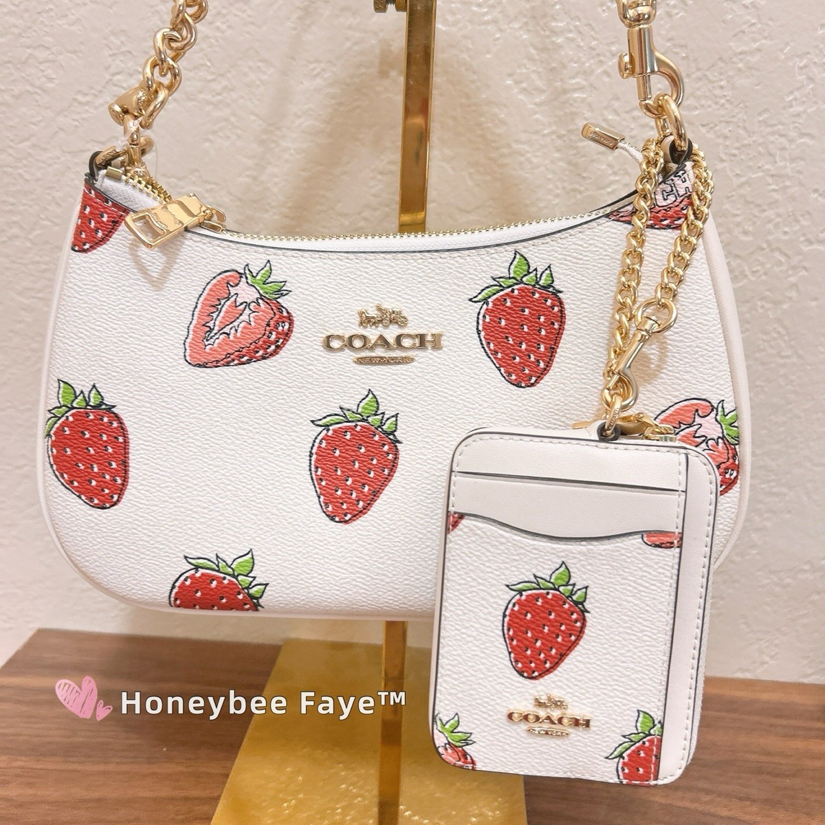 NWT Coach Zip Card Case With Strawberry Print CAR32 | eBay