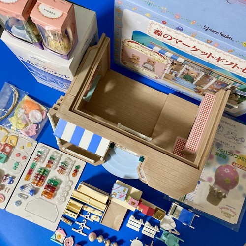 Sylvanian Families Forest Market Gift Set Dollhouse Miniatures Collectibles - Picture 17 of 24