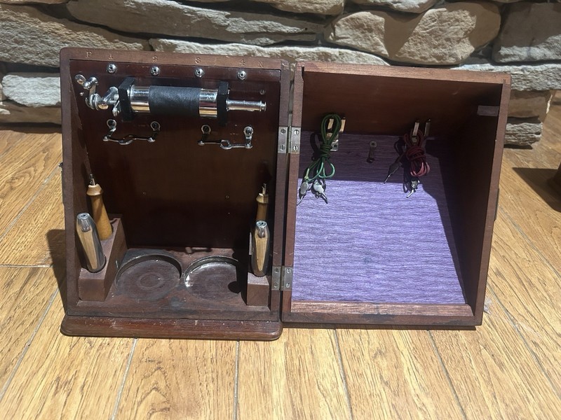 Antique ELECTROTHERAPY MACHINE "QUACK" MEDICAL DEVICE Wood Box