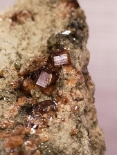 Vesuvianite d'Italie Pitigliano Tuscany Case Collina