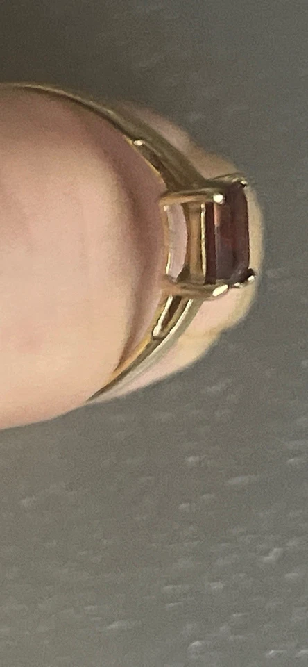 Anillo Rubí Oro Amarillo 14kt Talla 7 Foto 2 de 3