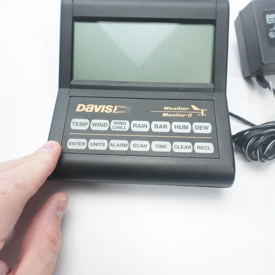 Davis Instruments Weather Monitor II 7440 Home Weather Station Display w Power - Image 3 of 4