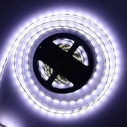 Striscia LED Blu 5m (16ft) Wireless E Impermeabile IP65 Per Barca, Camper, Auto, SUV - 300 LED
