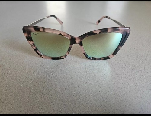 Diff Becky II HM-TF30P sunglasses Pink