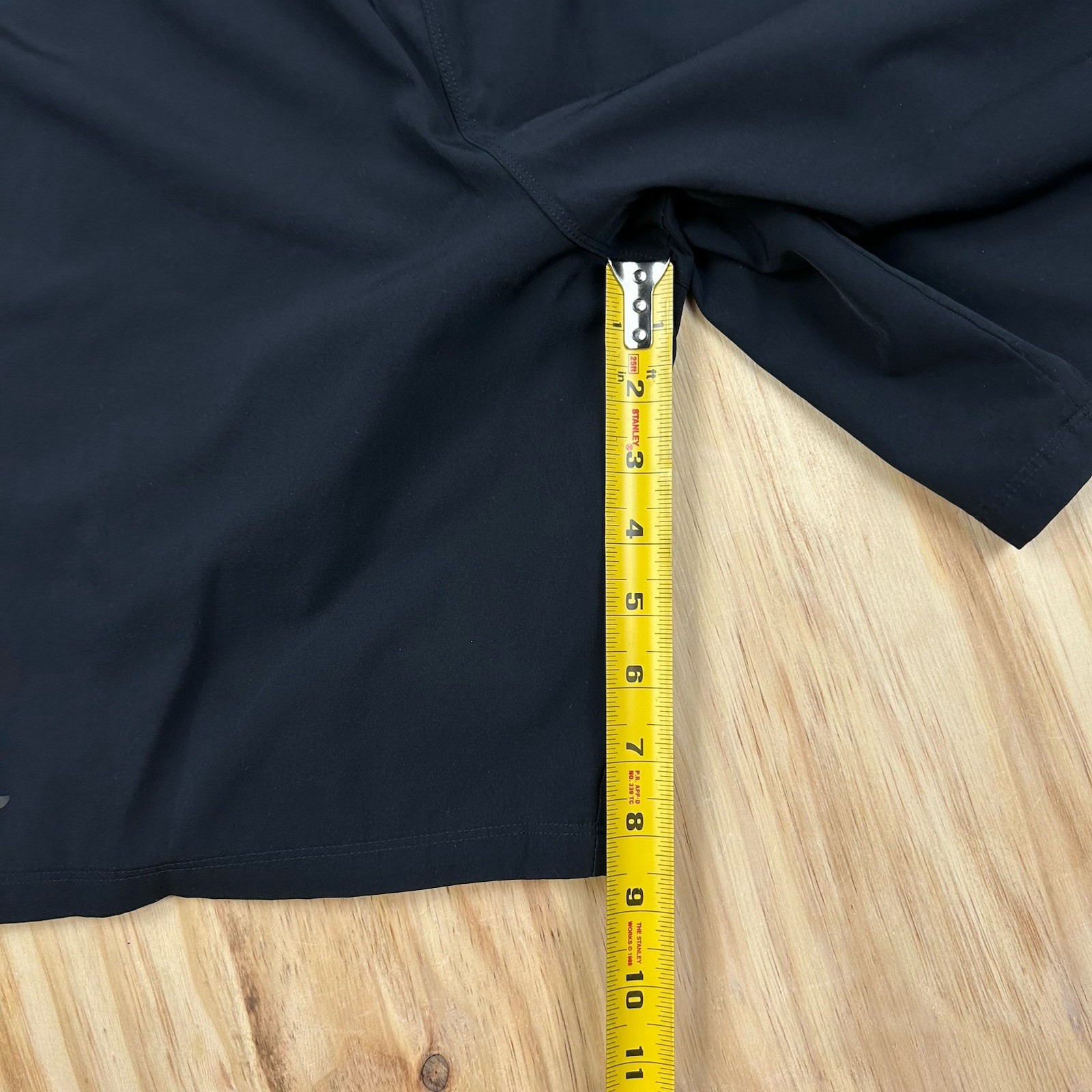 Fabletics Men's Black Solid 8.5" Medium Athletic … - image 4