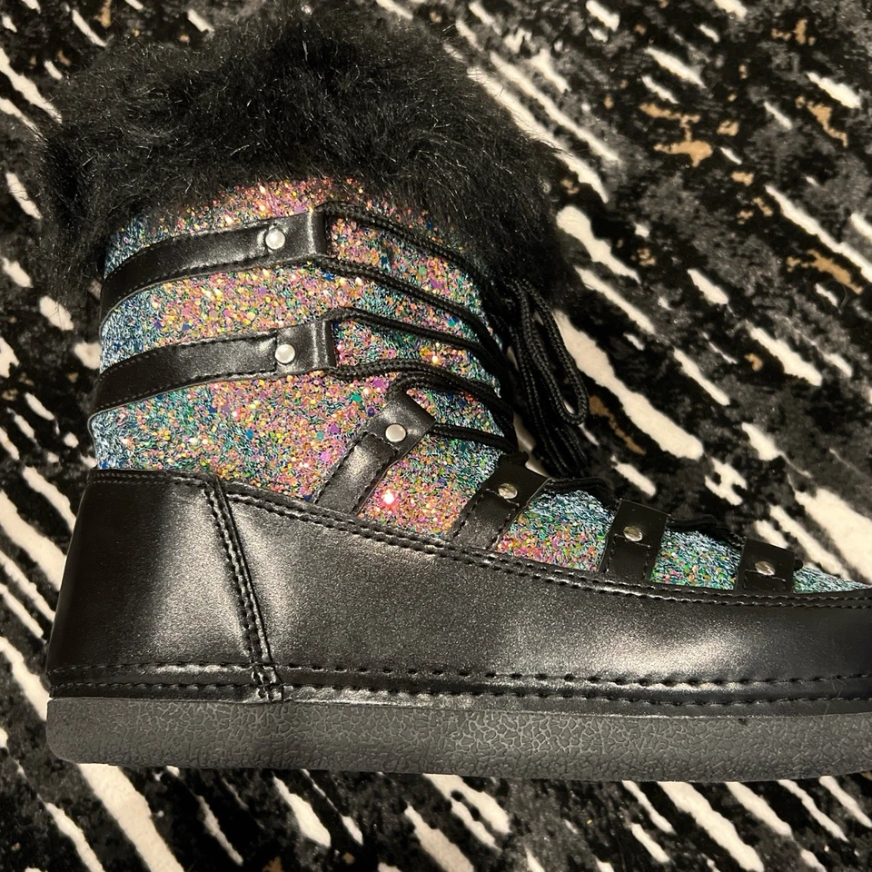 Cape Robbins Winter Sequin Moon Boot NEW Size 8 - Image 2 of 4