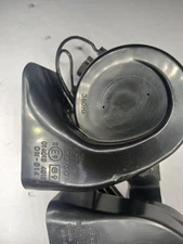 2006 Cadillac DTS Horn Set Denso Dual Electric Horn Assemble E 9 PN#15223669