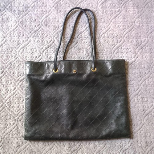 CHANEL Black CC Lambskin Tote