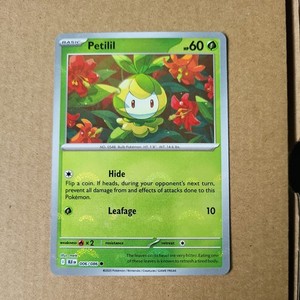 Pokemon TCG Petilil 006/086 Pokeball Reverse Holo SV Black Bolt English Card