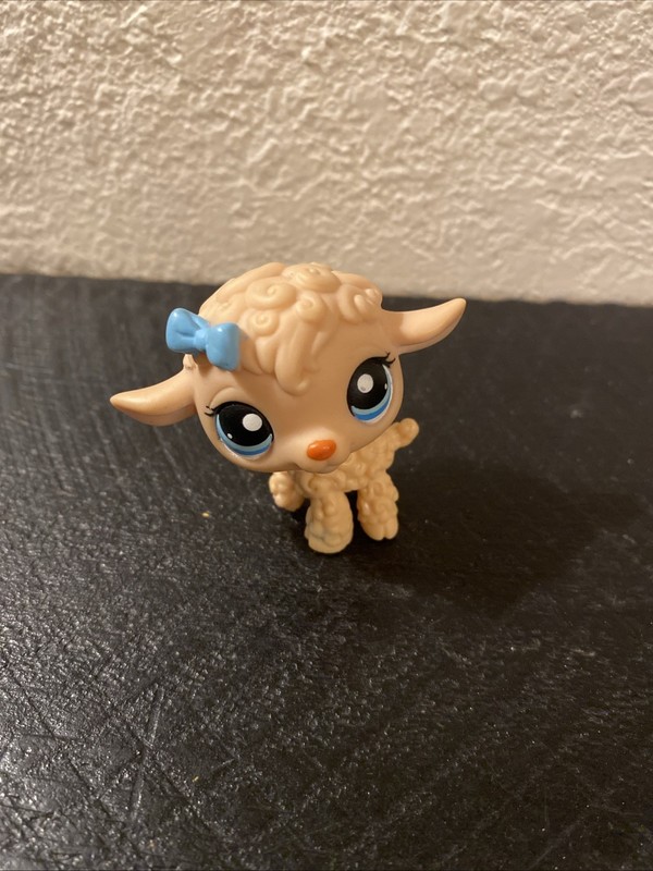 Littlest Pet Shop - Cream Lamb with Blue Bow LPS #447 Authentic - Hasbro