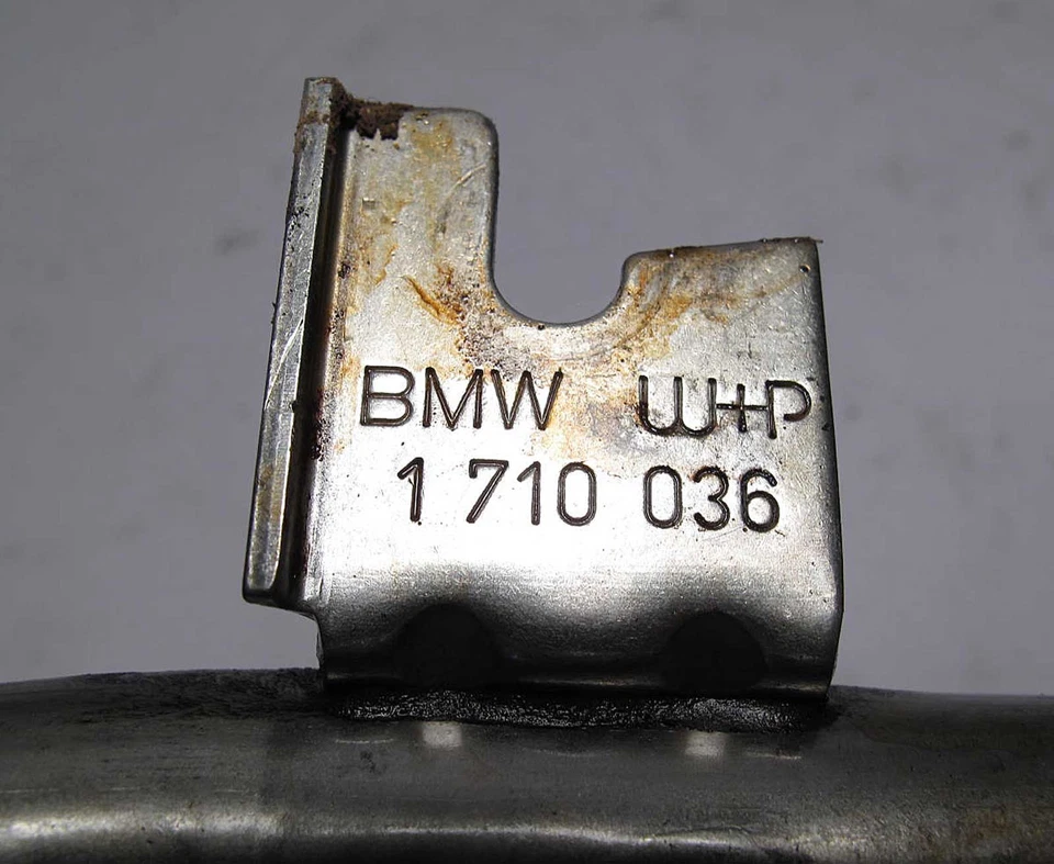 Трубка топливной рейки и форсунки BMW E38 7-Series 740i 740iL V8 1997-1998 б/у от оригинального производителя - Изображение 3 из 4