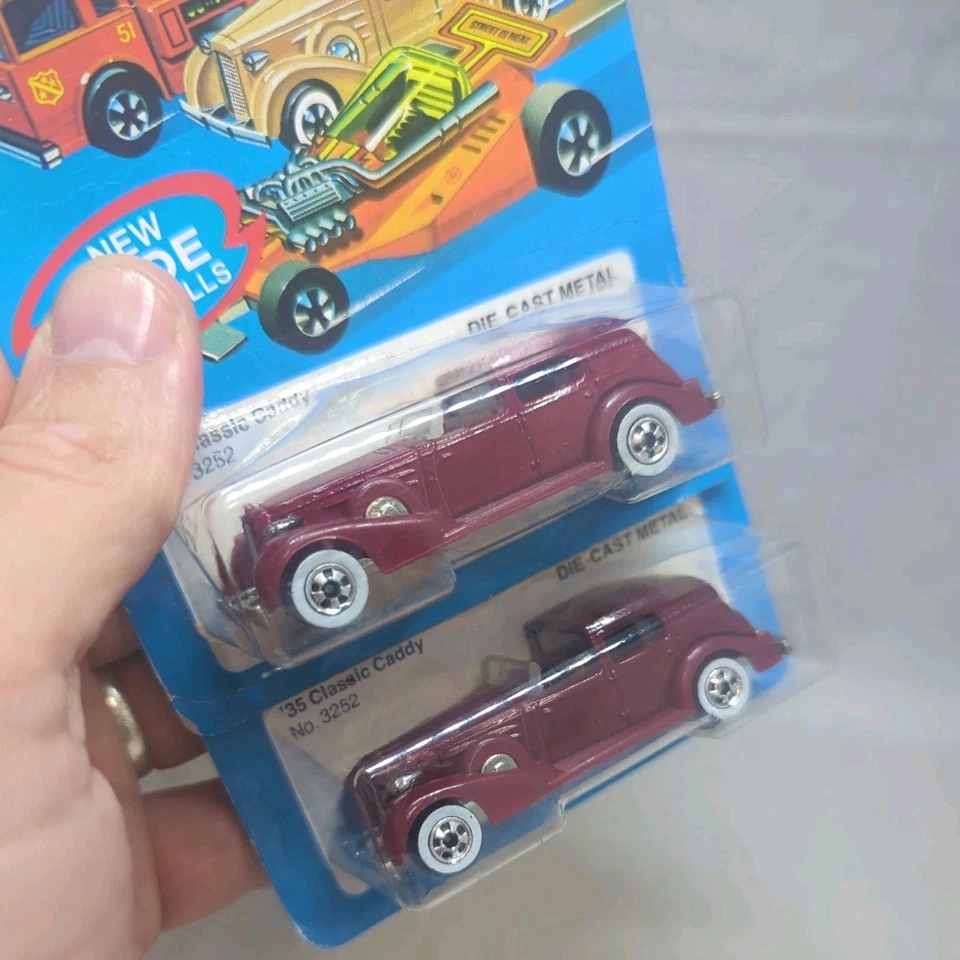 Tarjeta trasera vintage Hot Wheels '35 Caddy' rojo encendedor en 1982 REAL RIDERS Foto 3 de 4