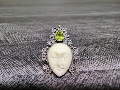 925 Novica Artisan Crafted Hand carved Bone & Green Peridot Ring Sz 6