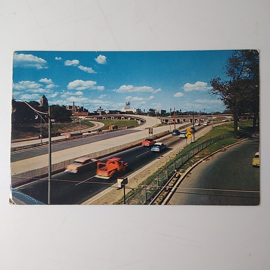 Picture 2 of 4