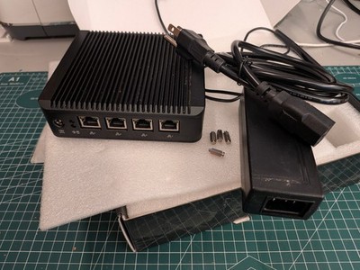 Qotom-Q190G4-S01 4G ram 32Gb Sandisk with Intel celeron J1900 - pfSense/OPNSense