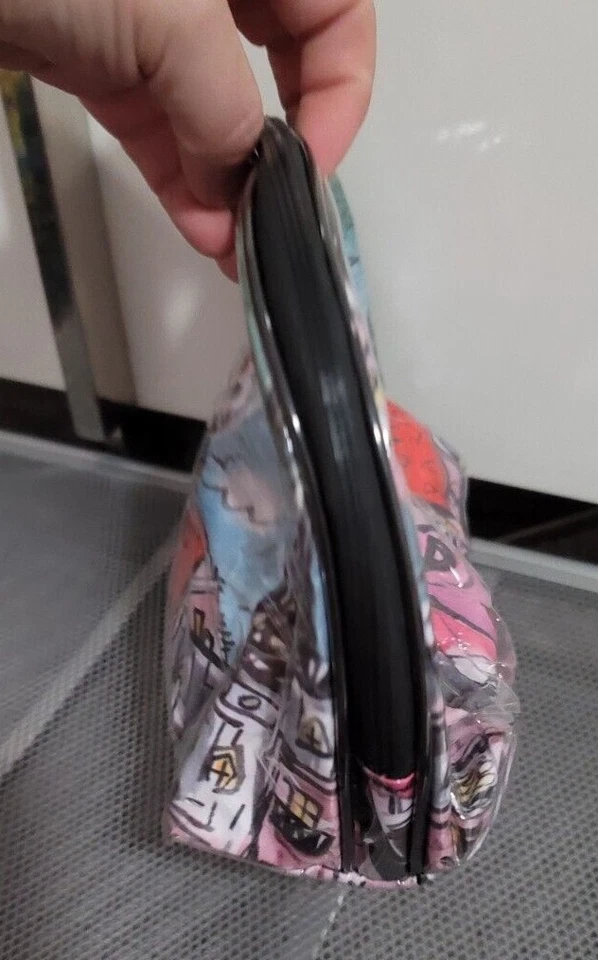 IZAK HAUTE COUTURE CHIC PARISIEN FASHION GIRL COSMETIC MAKEUP ZIPPERED BAG - Image 4 of 4