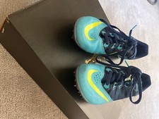 Nike ZOOM Rival S7 track spike Size 5 used good condition. Spikes included