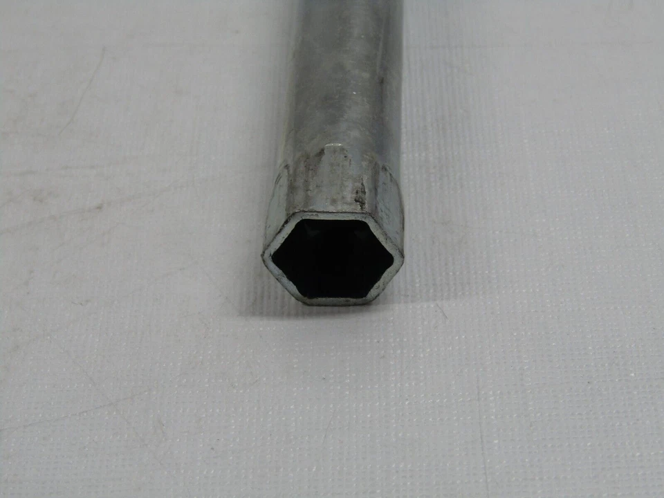 2006-2007 斯巴鲁 Tribeca 轮胎铁凸耳螺母扳手工具原始设备制造商 — 第 3/3 张图片