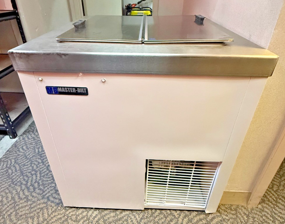 Master-Bilt - DC-4D - Conventional Ice Cream Storage/Dipping Cabinet