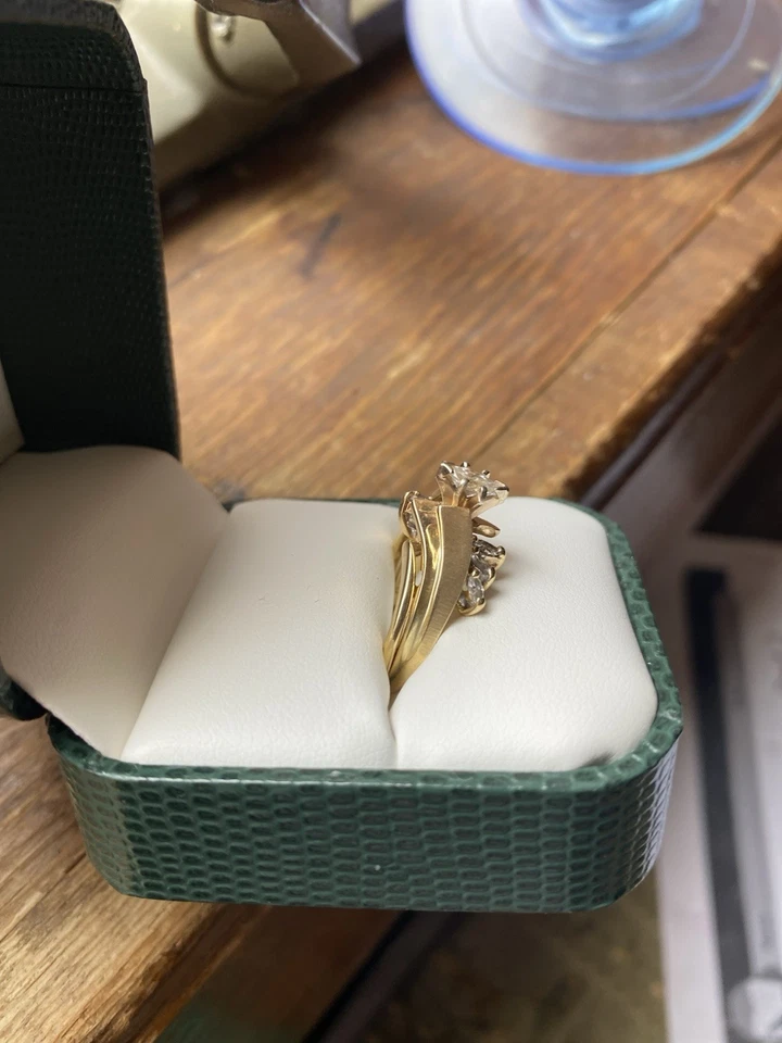 Anillo de diamantes Foto 2 de 4