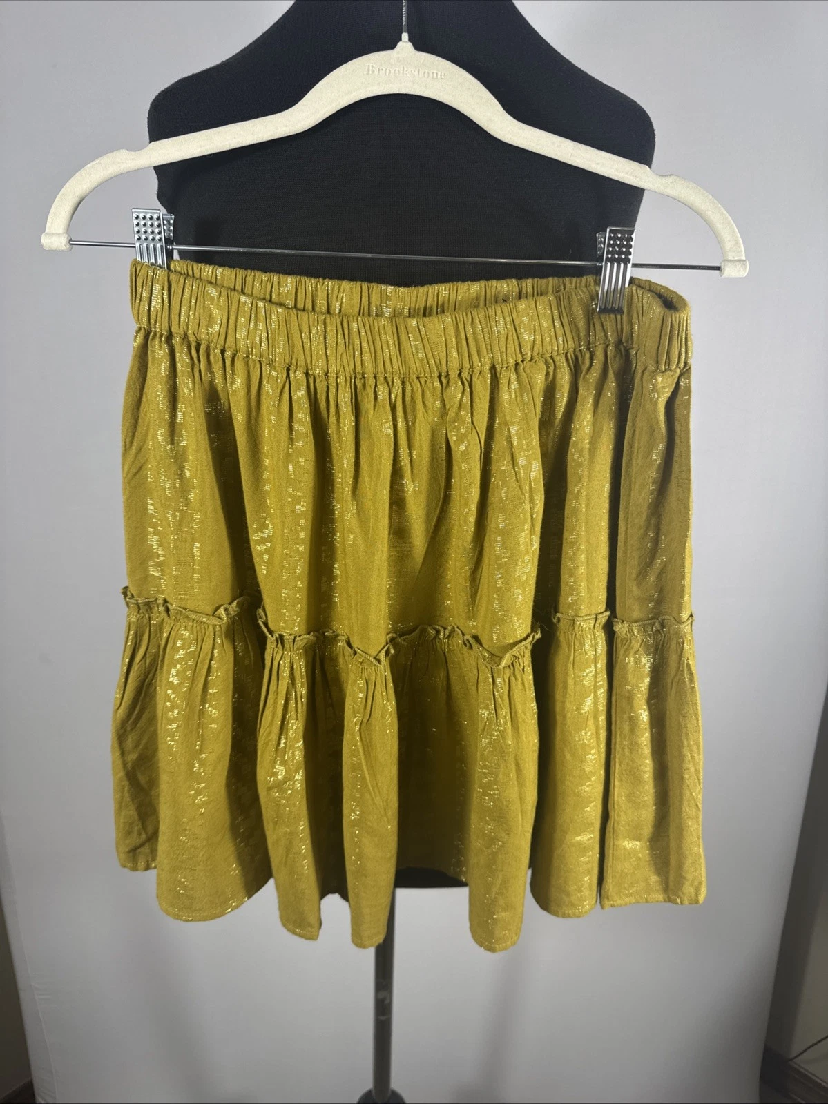 NWT Elan Skirt Gold Metallic Large