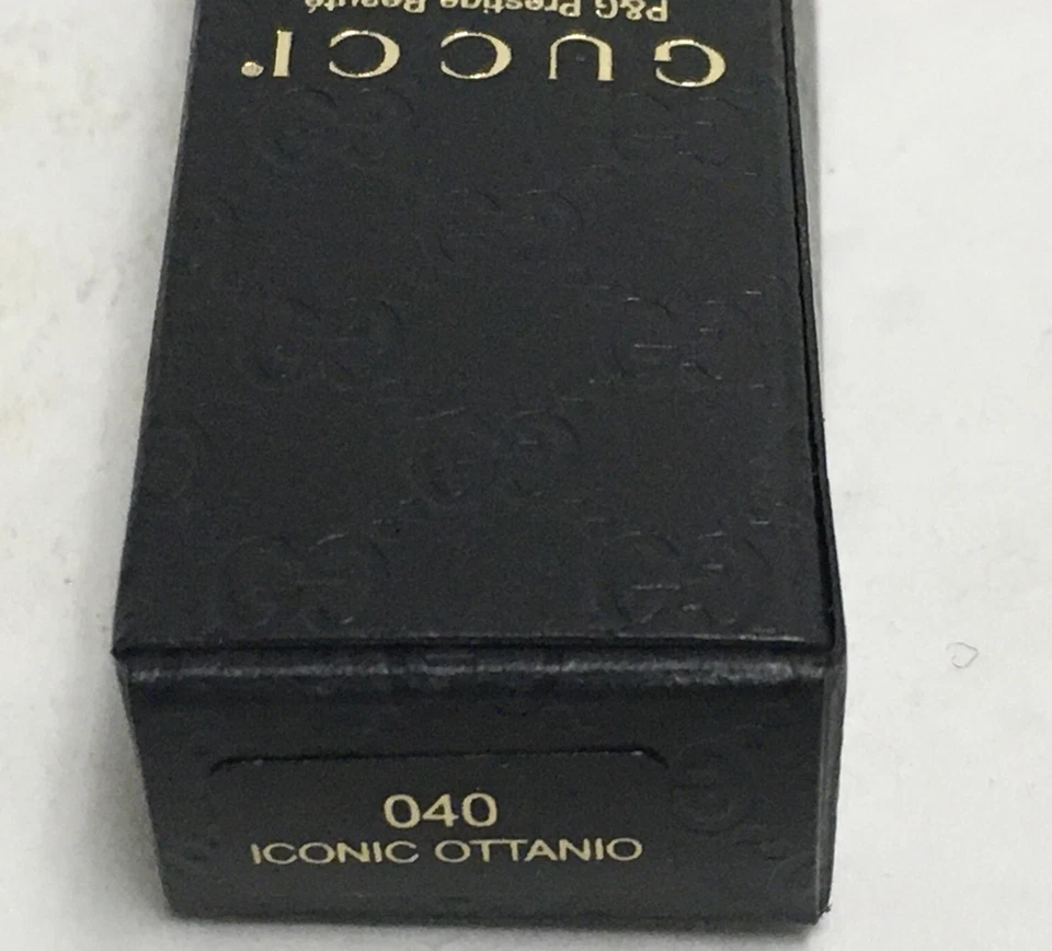 Lápiz de ojos Gucci Impact de larga duración - Icónico Ottanio con sacapuntas #40 (0,03 oz) Foto 3 de 4