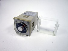 OMRON E5C2-R20K TEMPERATURE CONTROLLER