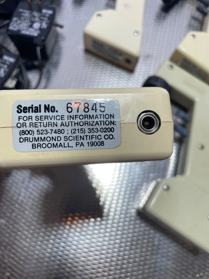 Lote de 6 controladores portátiles de pipeta Drummond Pipet-Aid con 4 cargadores Foto 4 de 4