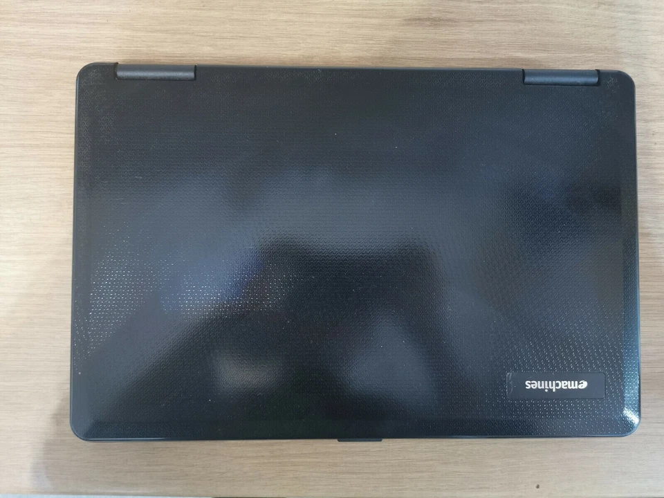 Emachines E527 15.6" Laptop Intel Celeron 2.00GHz 4GB RAM 250GB HDD & Charger - Image 3 of 4