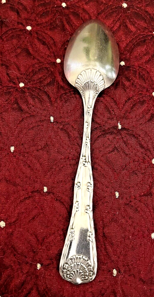 CUCHARA SOPERA TIFFANY & Co PLATA ESTERLINA *CÁSCARA DE BORDE ONDULADO* Pat. 1884 7 1/8" Foto 3 de 4