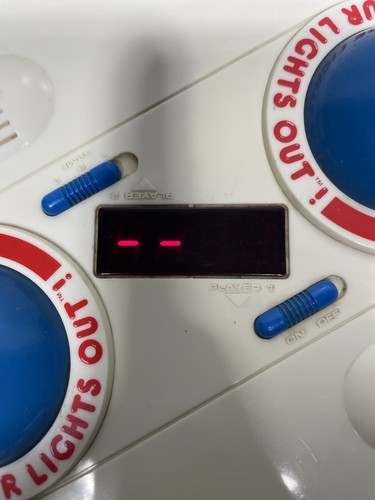 1988 Punch Your Lights Out Tiger Electronic Game Lights Sound Vintage Tested - Picture 9 of 15
