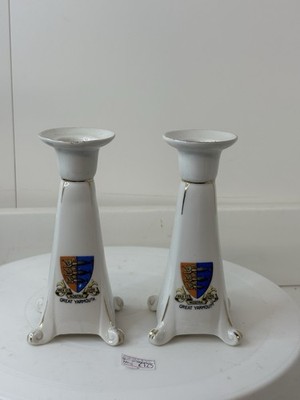 Seltenes Paar 5,5'' P.A.L.T Crested Ware Kerzenständer - Great Yarmouth 