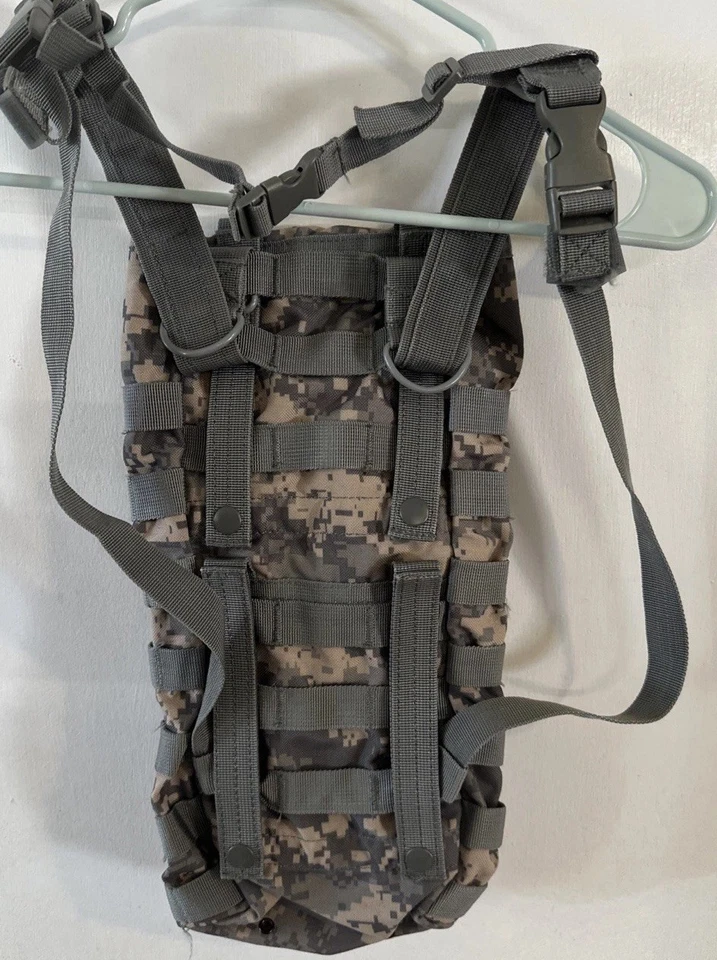 Mochila de hidratação Condor Tactical Molle cinza camuflada - Imagem 4 de 4