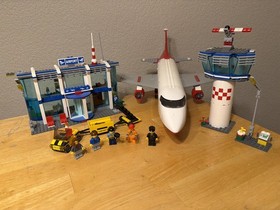 Lego City Airport (3182) 100% Complete with Instructions