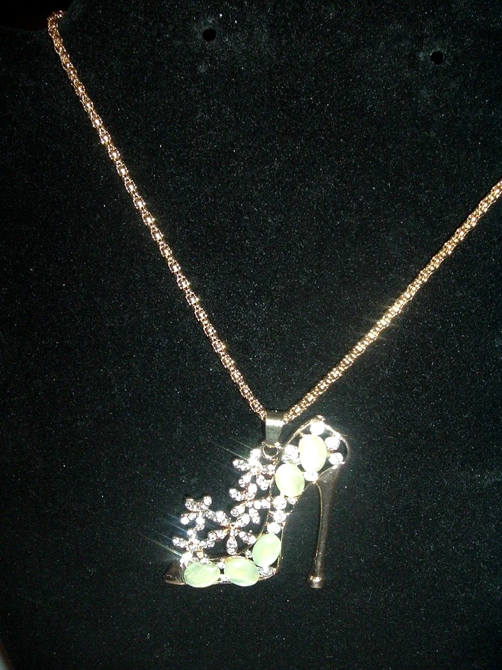 COLLAR COLGANTE ZAPATO TACÓN ALTO ORO ADORNADO CRISTAL ÓPALO Betsey Johnson Foto 3 de 4