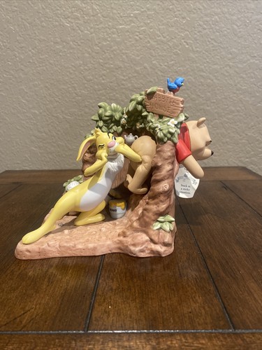 DISNEY Pooh and Friends, "Stuck in a sticky situation," figurine