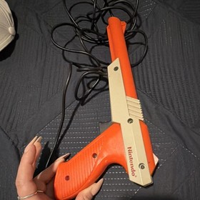 Nintendo Zapper Light Gun Orange Beige Wired for NES Console 1980s